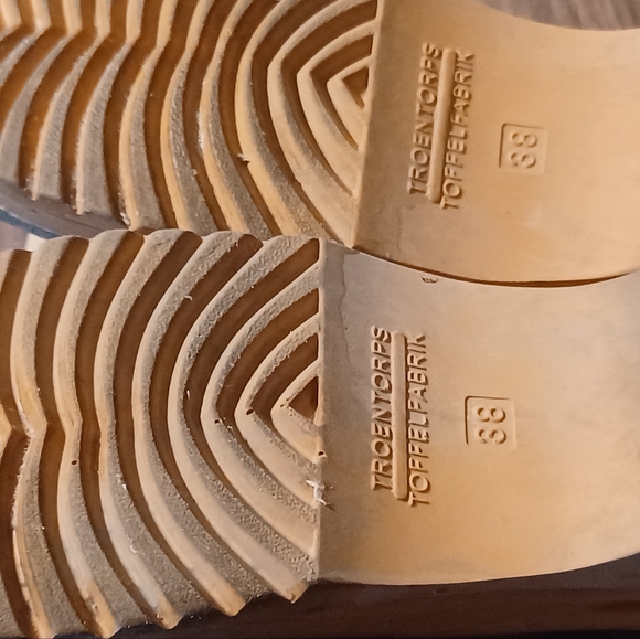 Clogs - Picture 5 of 14